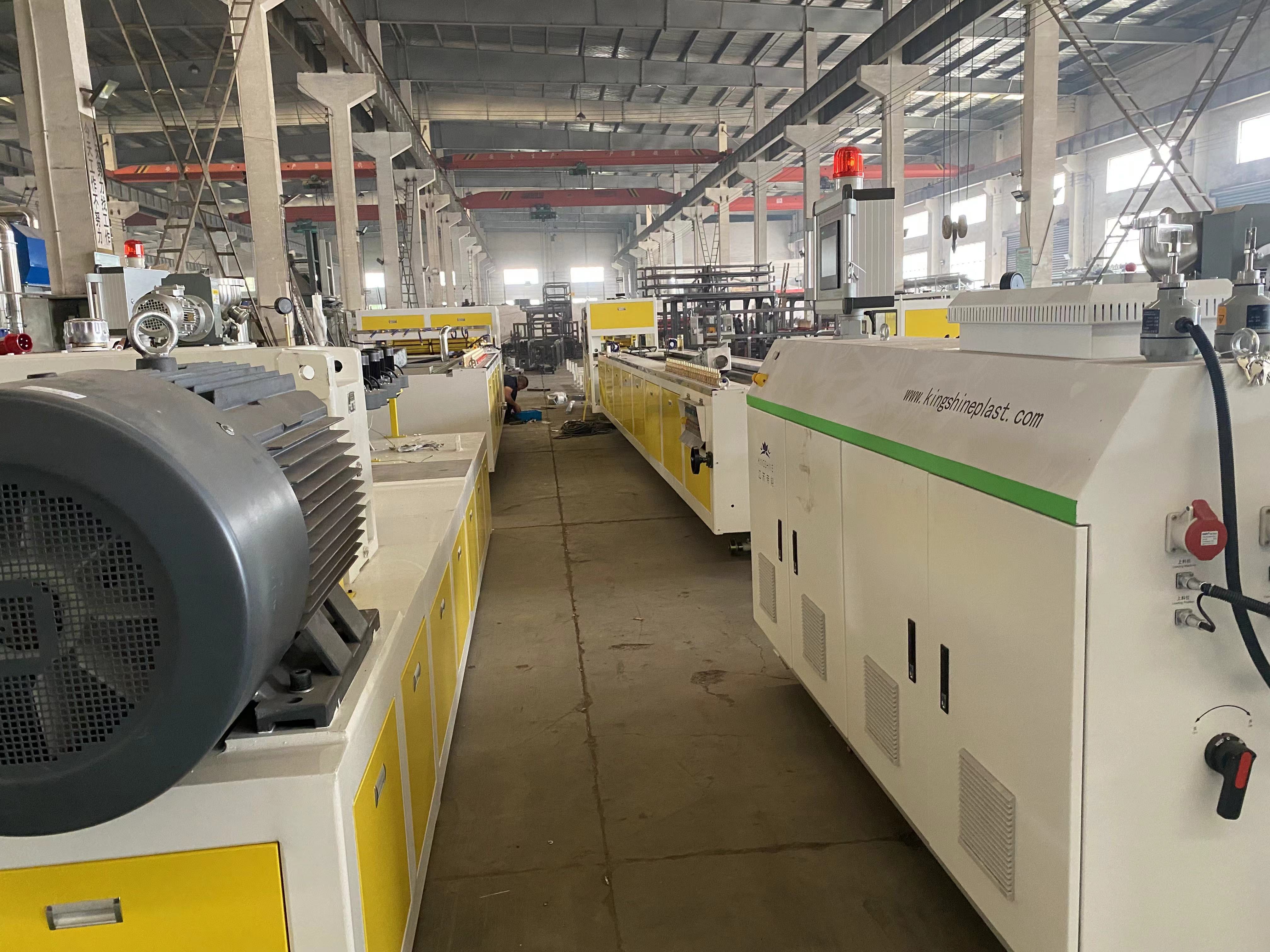 Cấu tạo các thiết bị phụ trợ của dây chuyền sản xuất máy đùn